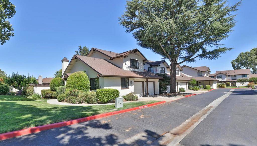 San Jose, CA 95117,3199 Chivas PL