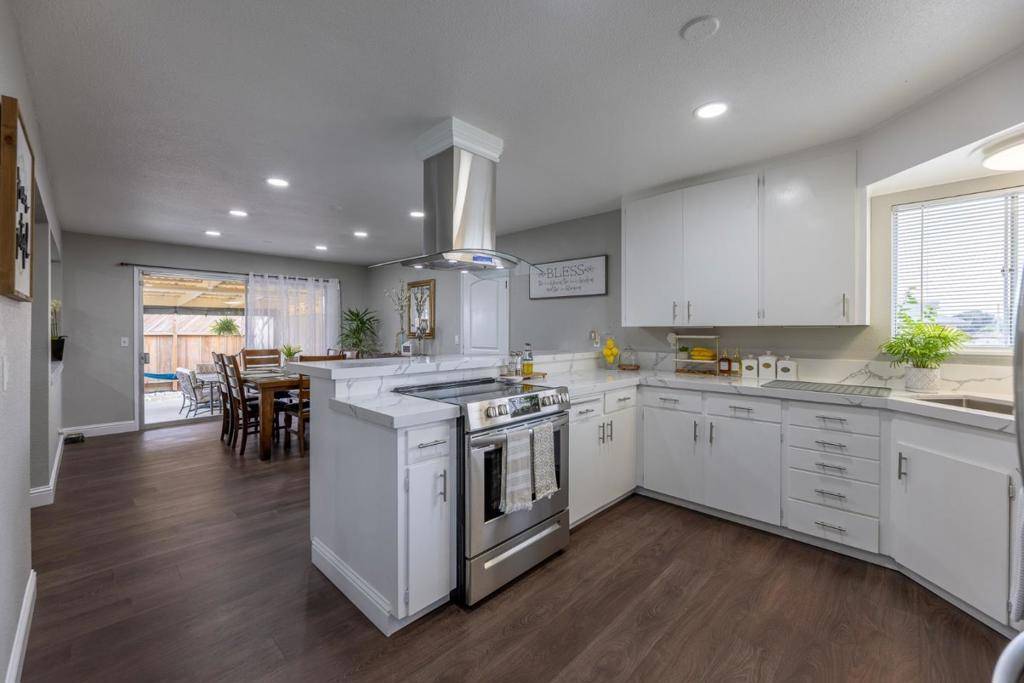 Salinas, CA 93906,808 Saratoga DR