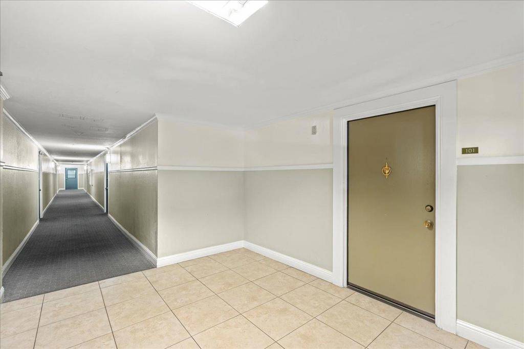 Mountain View, CA 94040,1031 Crestview DR #101