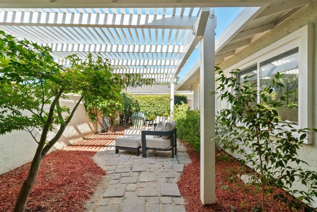 Los Gatos, CA 95032,247 Marchmont DR