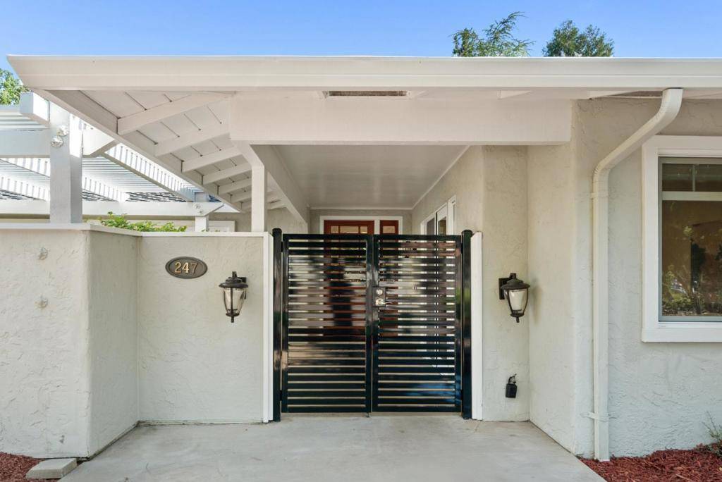 Los Gatos, CA 95032,247 Marchmont DR