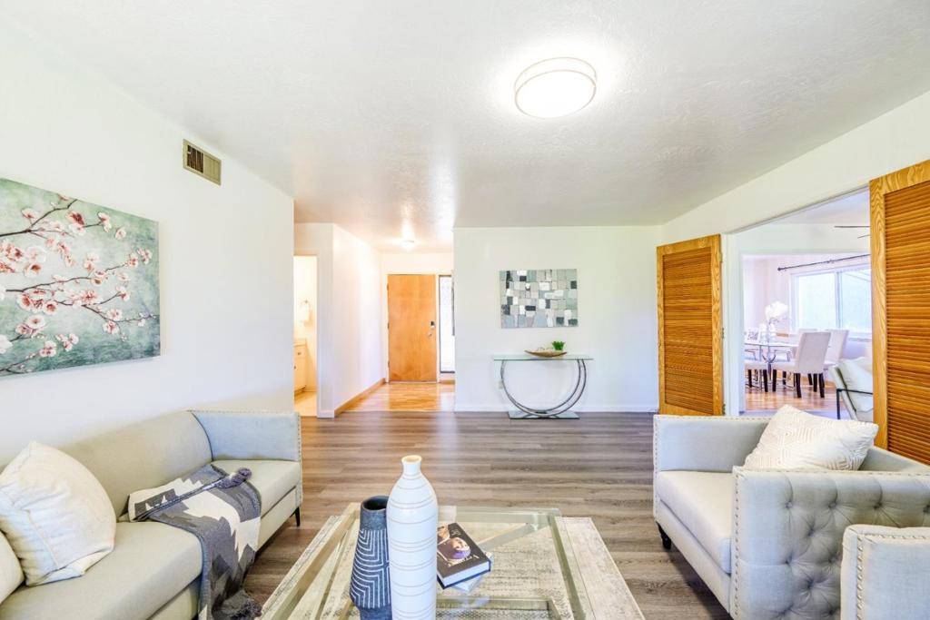 Pittsburg, CA 94565,4301 Hillview DR