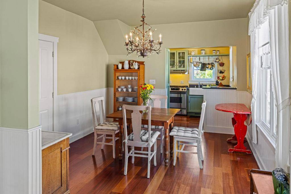 Pacific Grove, CA 93950,705 Union ST