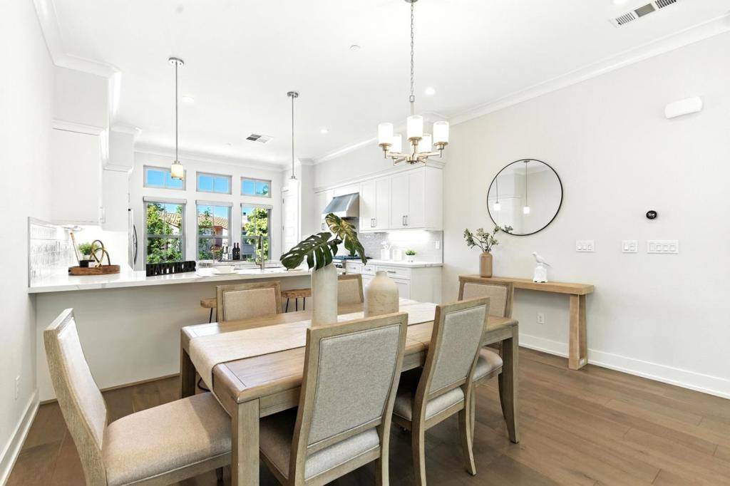 Mountain View, CA 94043,2014 W Middlefield RD