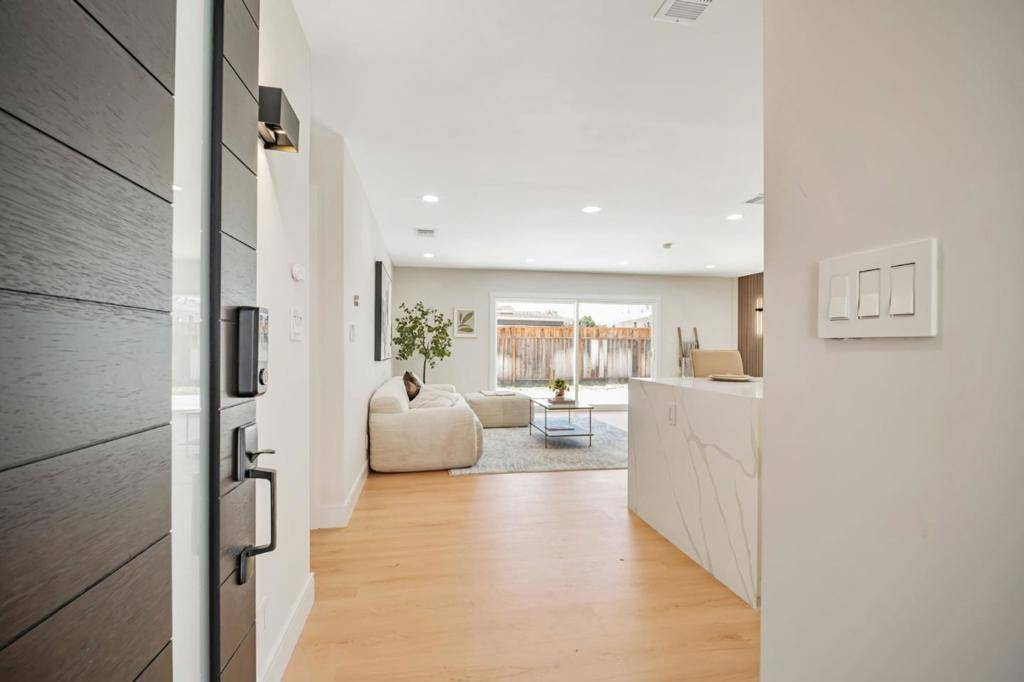 Fremont, CA 94538,3680 Norfolk RD