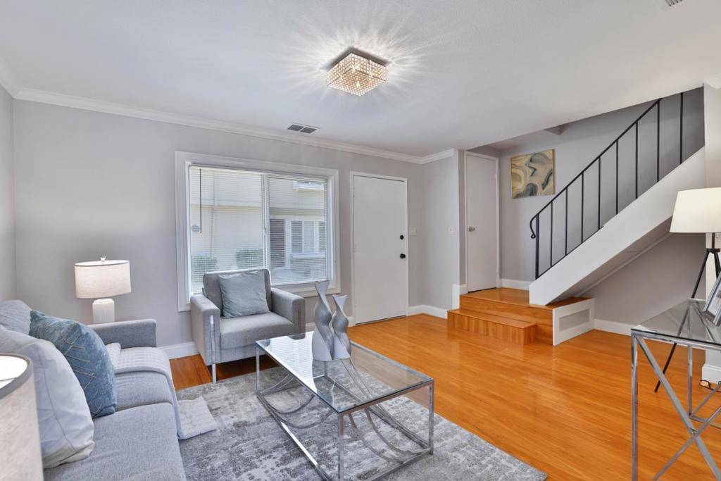 San Jose, CA 95121,2672 Salome CT