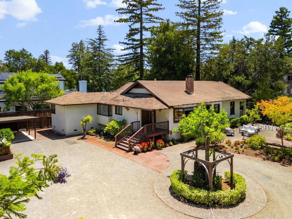 Los Altos, CA 94022,17 Oak ST