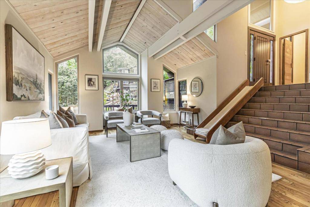 Los Gatos, CA 95030,19233 Mountain WAY