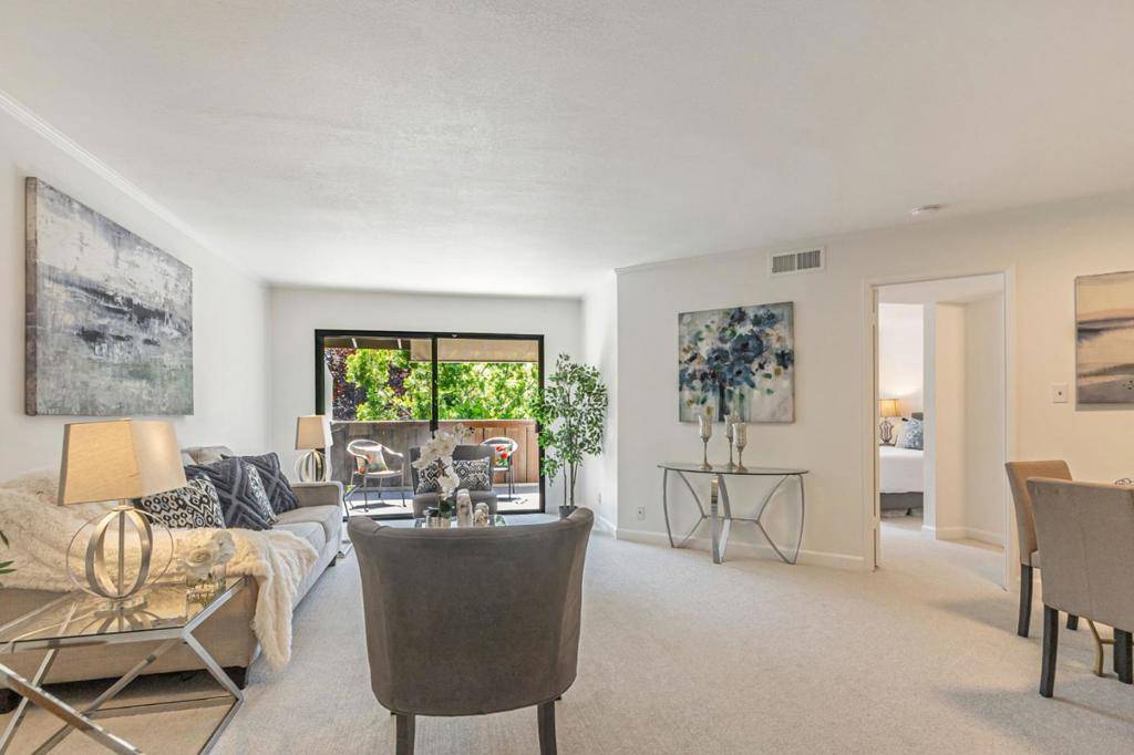 999 W Evelyn TER #54 Sunnyvale, CA 94086