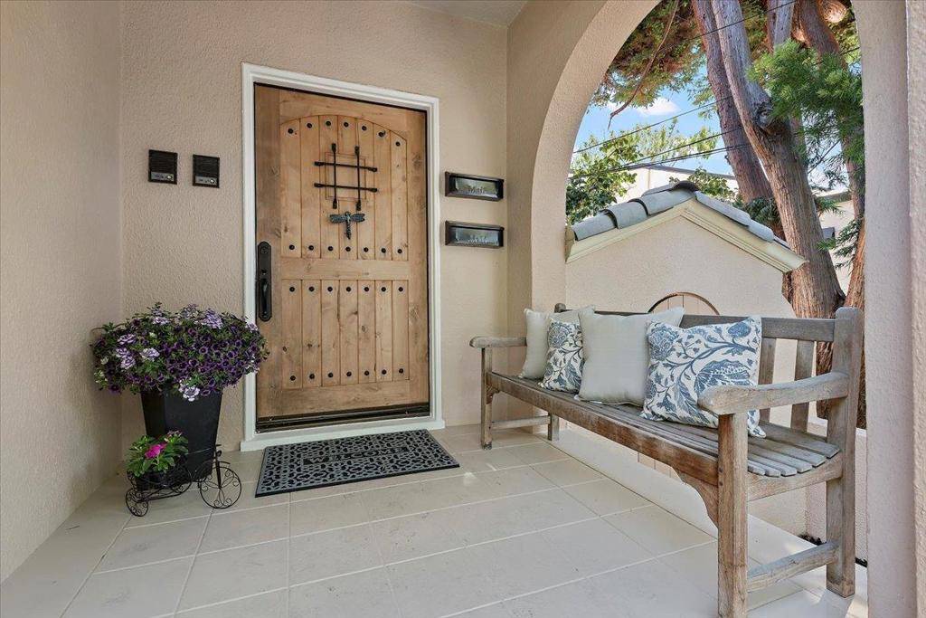 San Mateo, CA 94401,1107 Palm AVE
