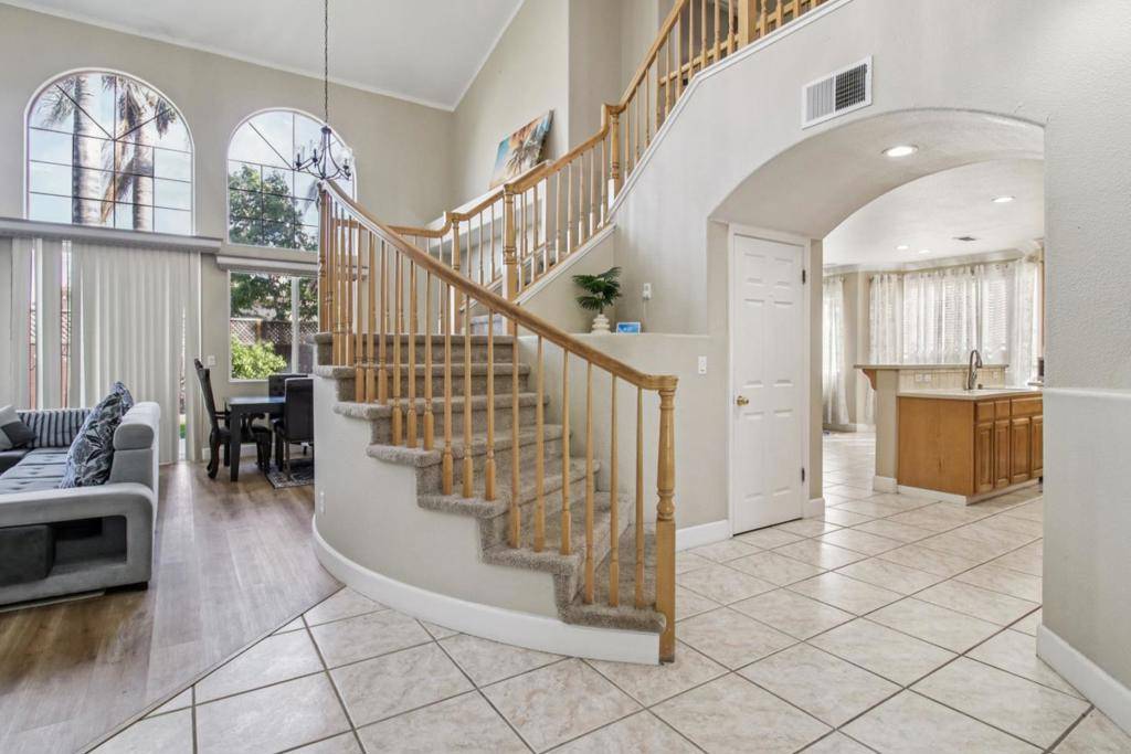 Gilroy, CA 95020,9740 Linnet CT