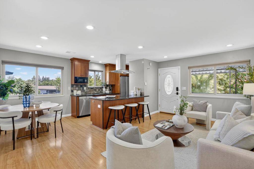 Campbell, CA 95008,287 Watson AVE #4