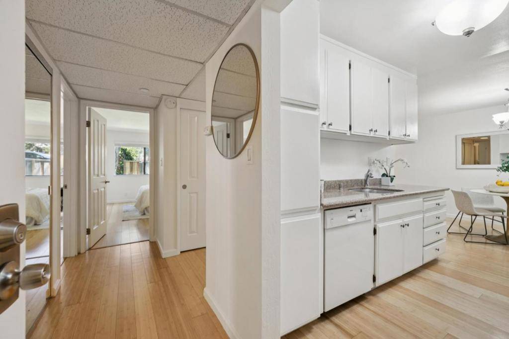 Los Altos, CA 94022,226 W Edith AVE #13