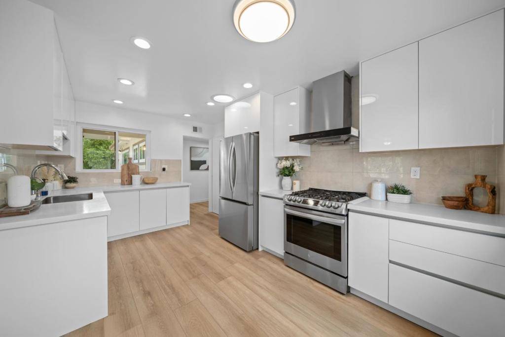 Sunnyvale, CA 94087,857 Peach AVE