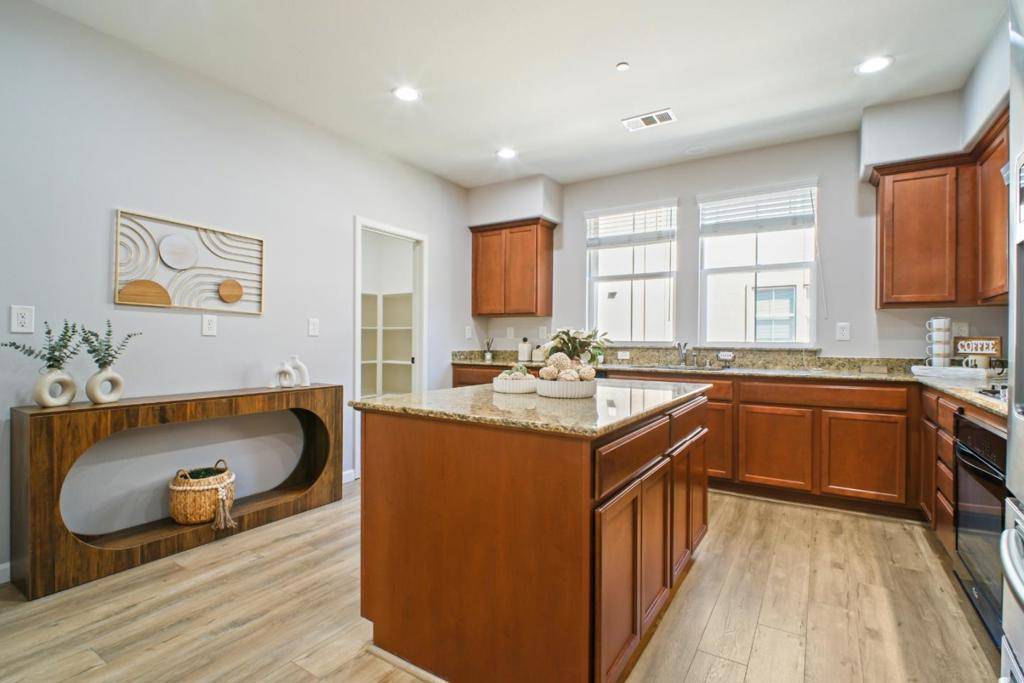 Hayward, CA 94541,343 Williams WAY