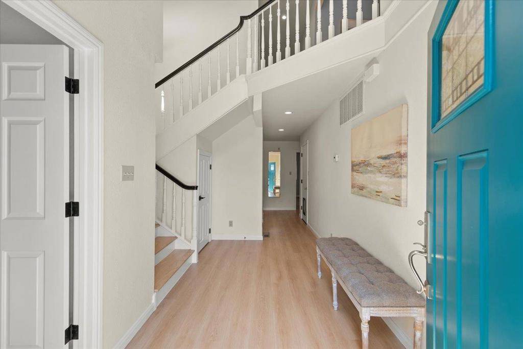 Half Moon Bay, CA 94019,323 Garcia AVE