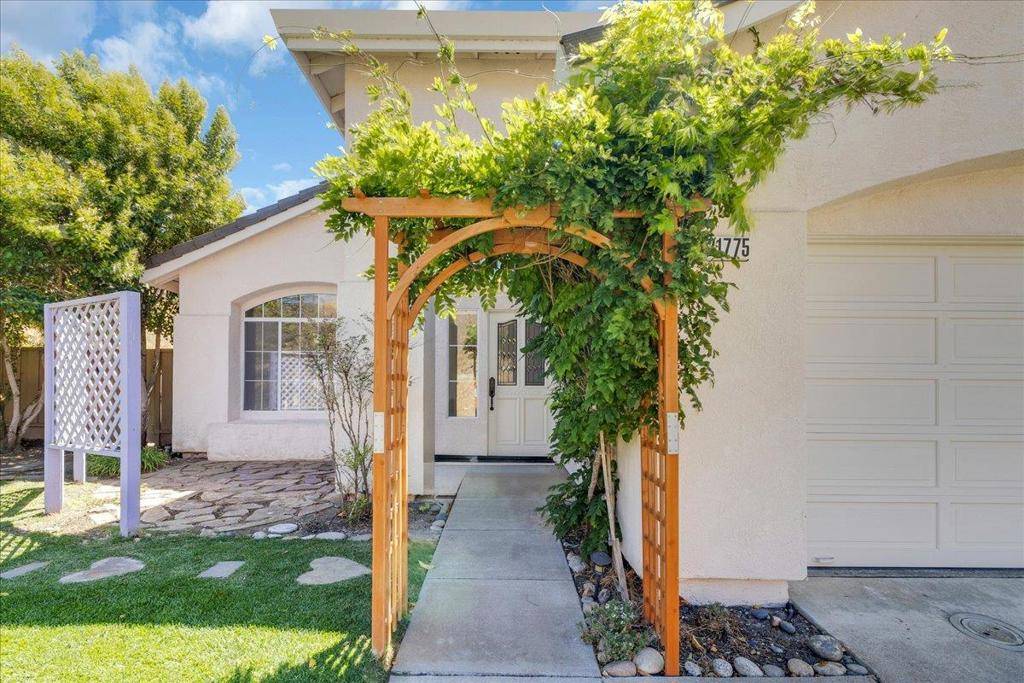 Salinas, CA 93908,21775 Woodrose PL