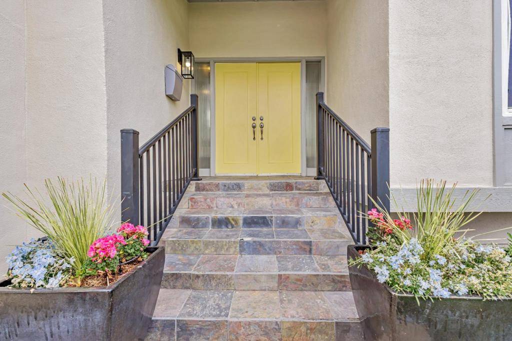 Foster City, CA 94404,221 Shearwater