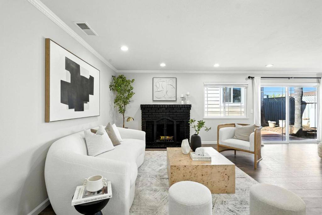 Gilroy, CA 95020,1297 Chesbro WAY