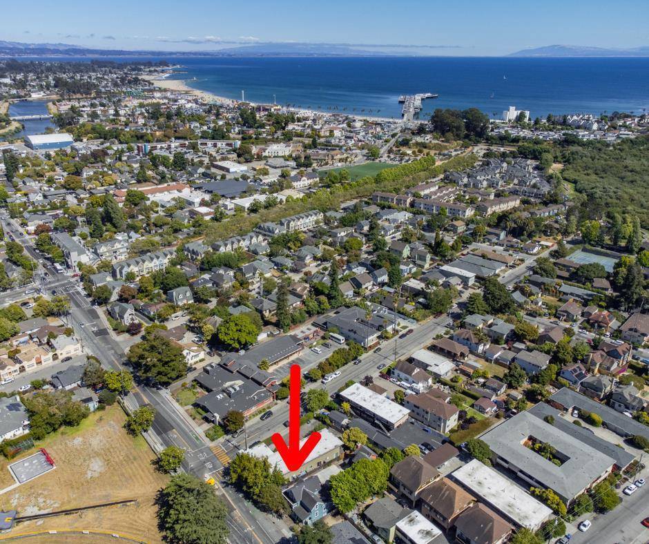 Santa Cruz, CA 95060,807 Laurel ST