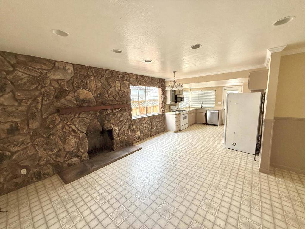 Half Moon Bay, CA 94019,406 Kehoe AVE