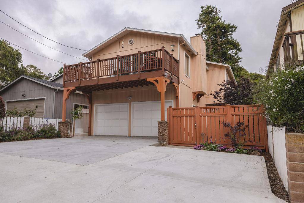 Pacific Grove, CA 93950,1207 David AVE
