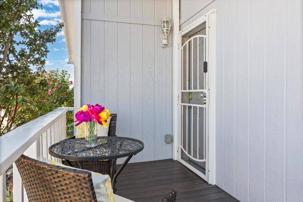 Sunnyvale, CA 94089,1220 Tasman DR