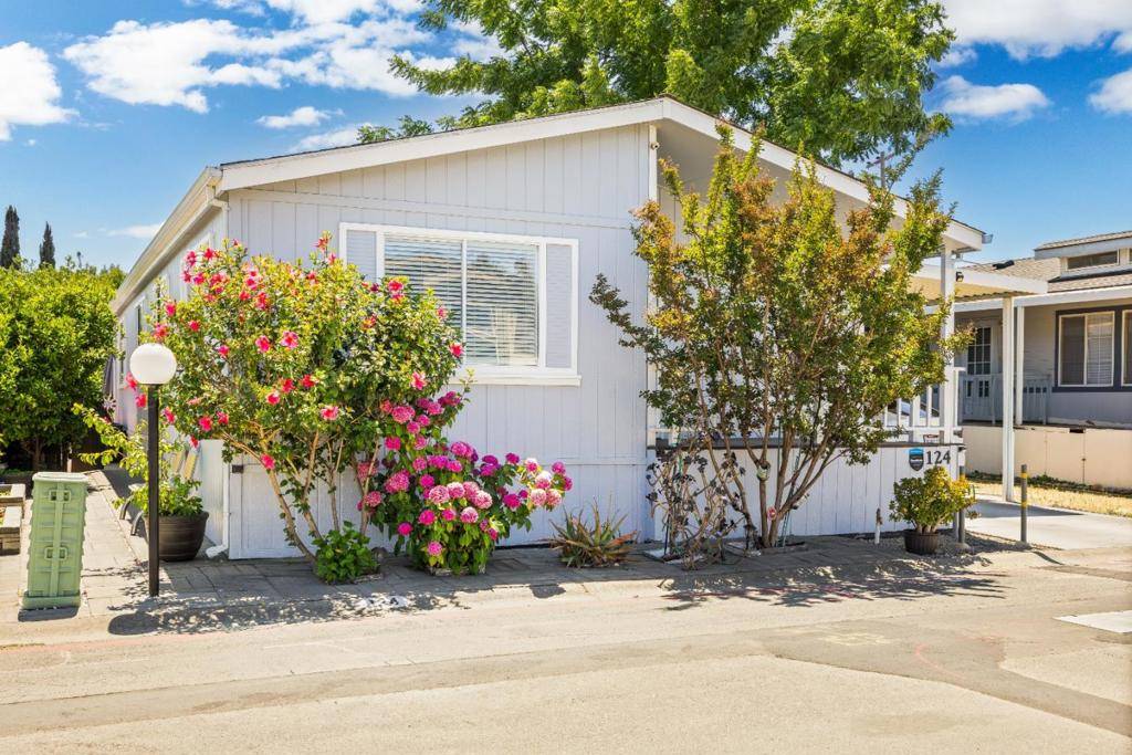 Sunnyvale, CA 94089,1220 Tasman DR