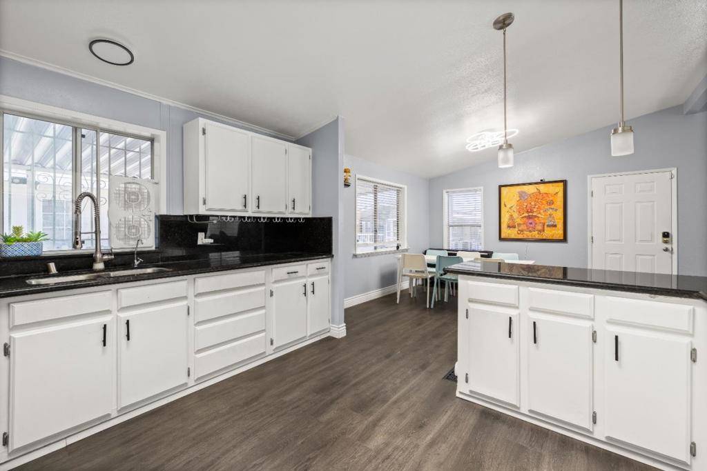Sunnyvale, CA 94089,1220 Tasman DR