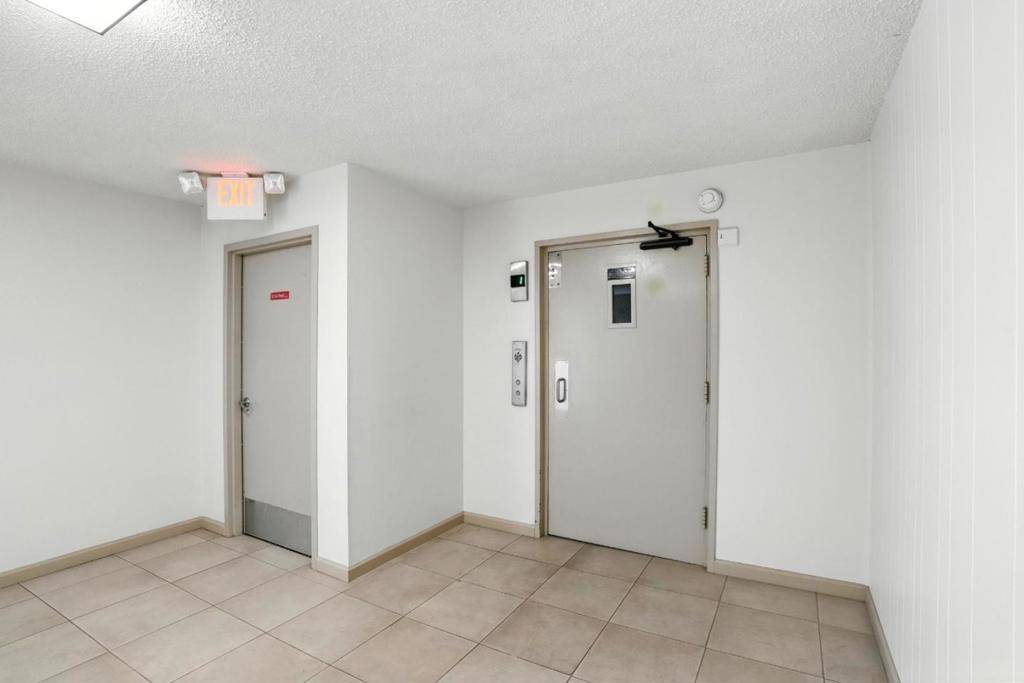 Foster City, CA 94404,1171 Compass LN #211