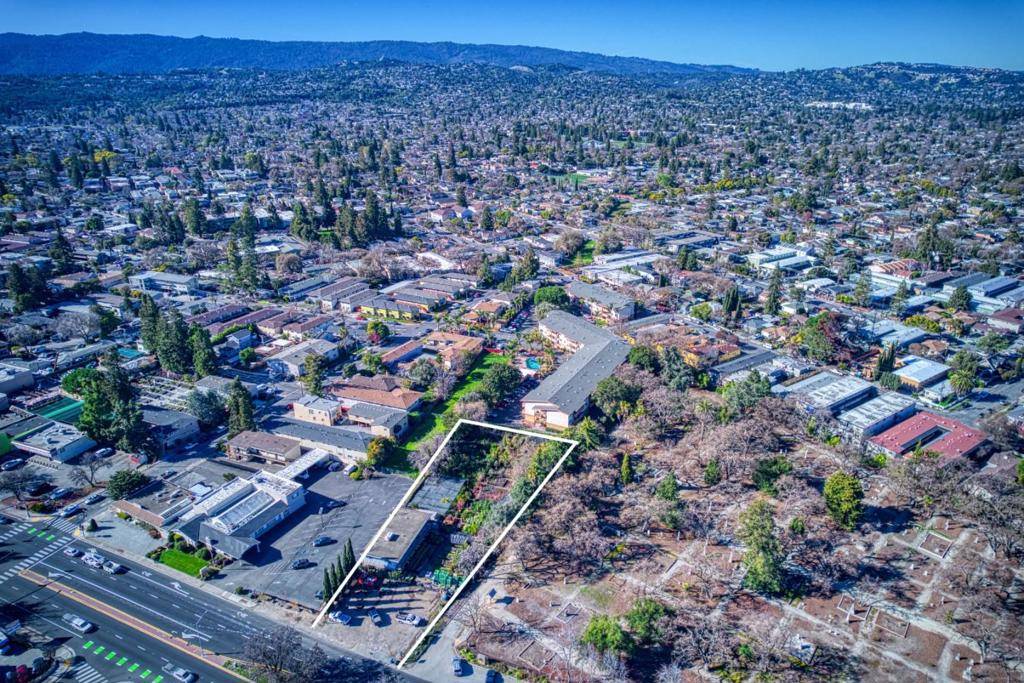 Redwood City, CA 94061,332 Woodside RD