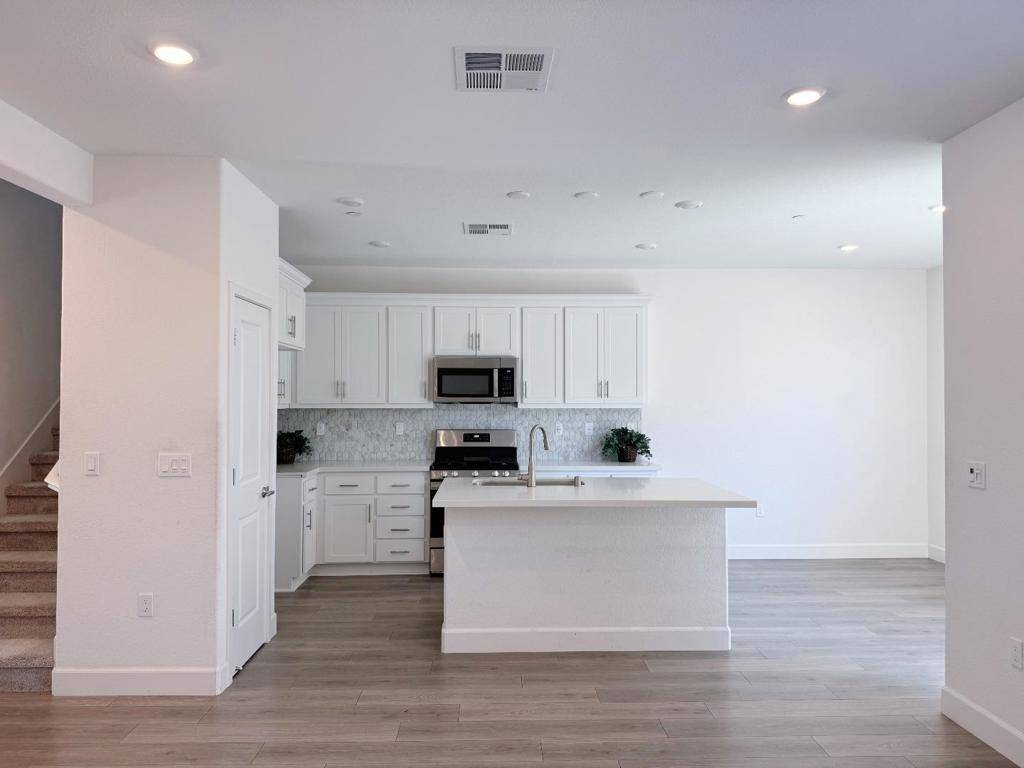 Pittsburg, CA 94565,61 Brook LN