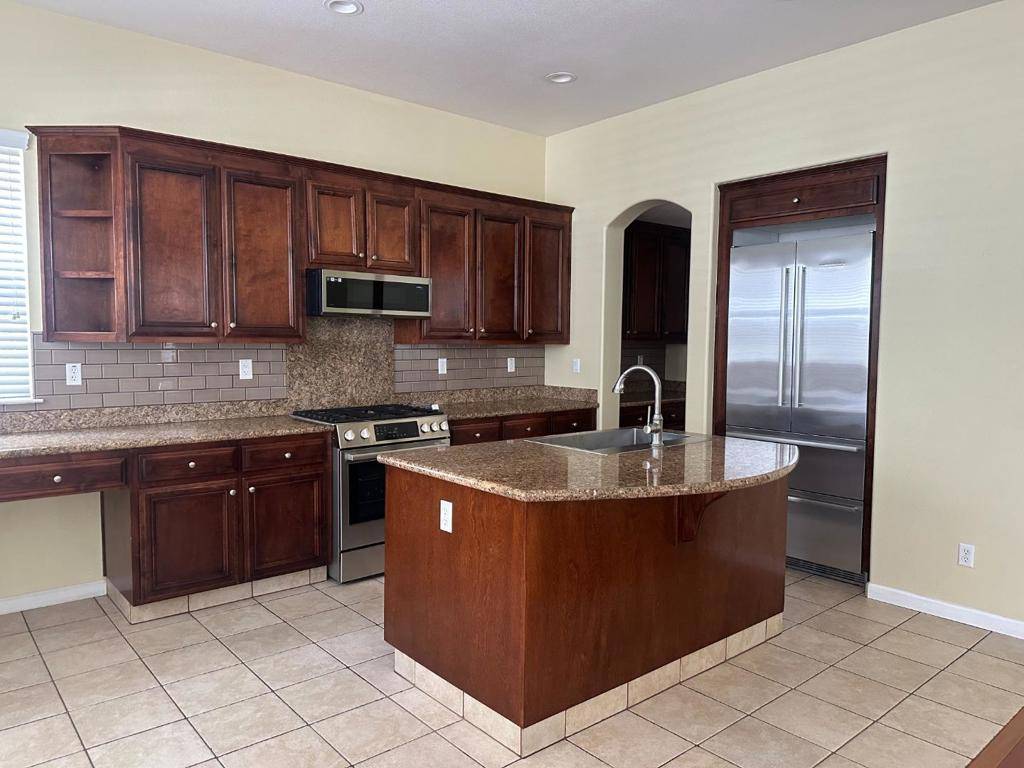 Gilroy, CA 95020,7562 Edinburgh WAY