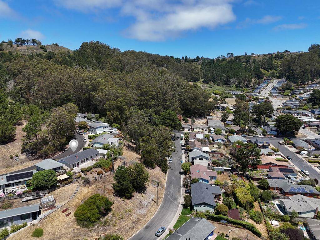 Pacifica, CA 94044,928 Corona DR