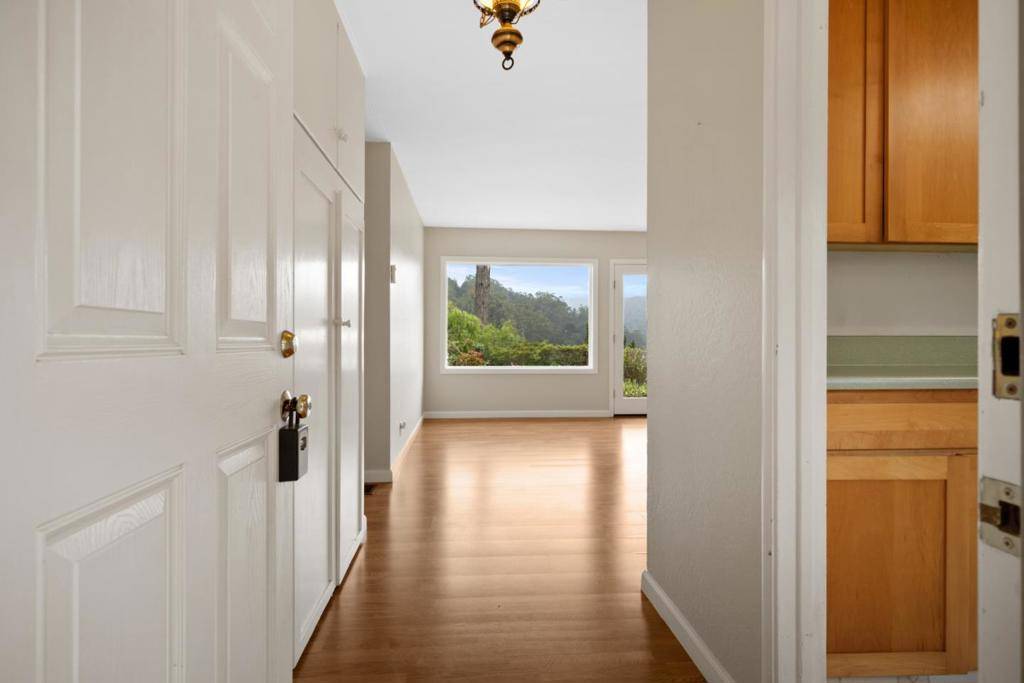 Pacifica, CA 94044,928 Corona DR