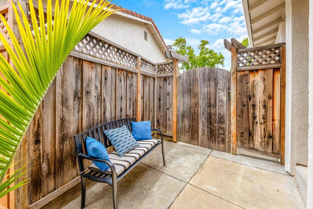 Newark, CA 94560,6084 Amador PL