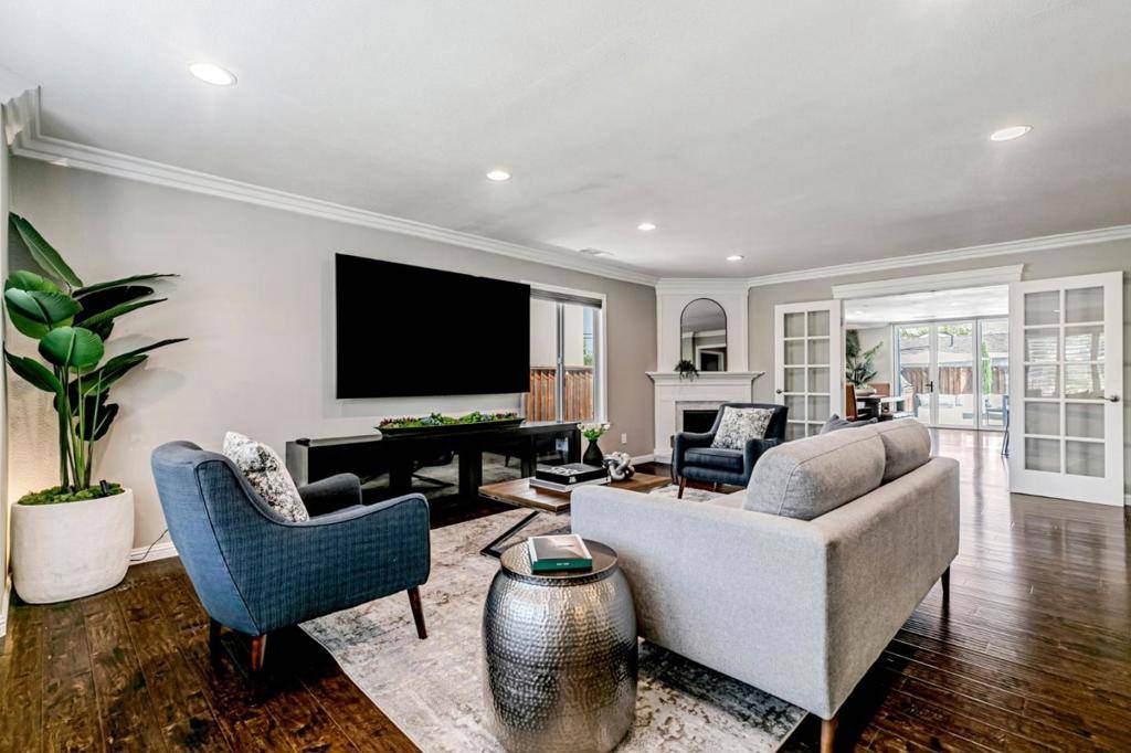San Jose, CA 95123,5562 Starcrest DR