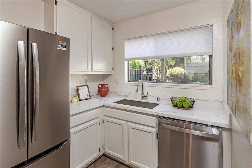 Menlo Park, CA 94025,165 E Okeefe ST #17