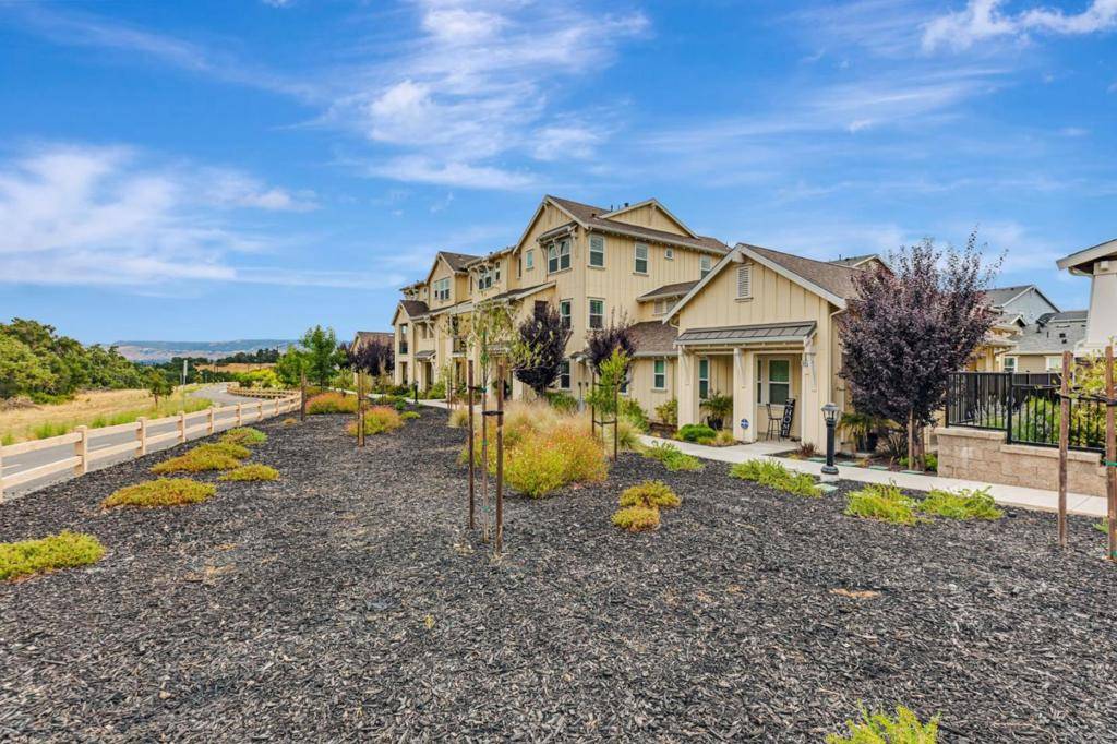 Gilroy, CA 95020,6436 Laguna Seca LN