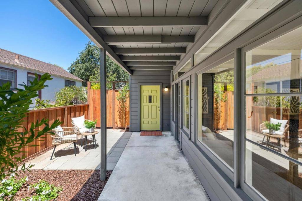 Palo Alto, CA 94306,2091 Harvard ST