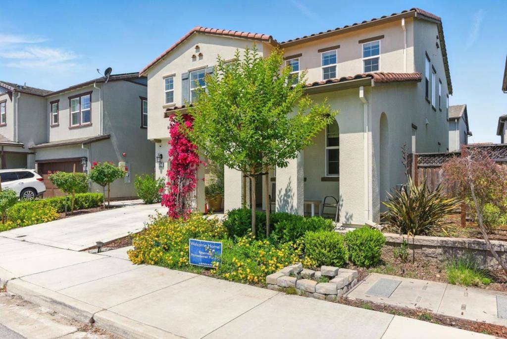 Gilroy, CA 95020,1571 Castlewood PL