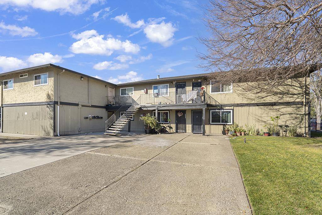 Gilroy, CA 95020,7487 Rogers LN