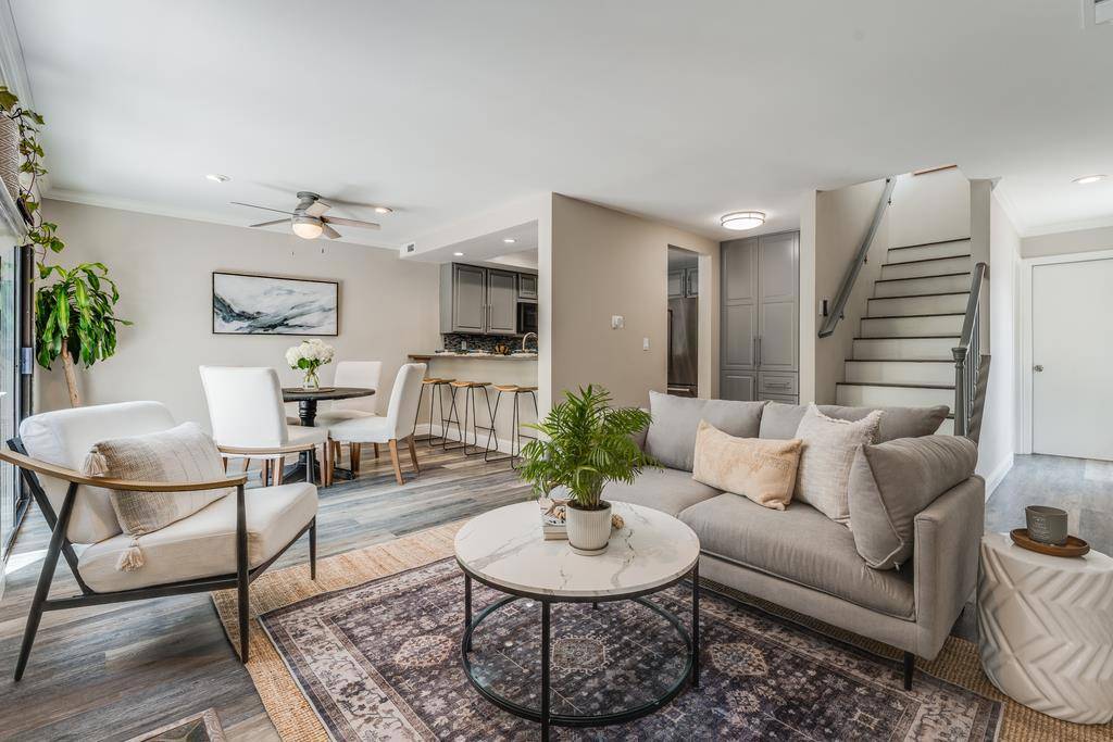 Santa Cruz, CA 95062,2915 Leotar CIR