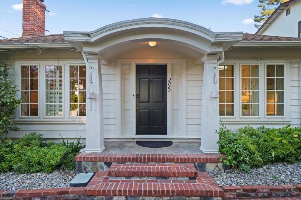 Menlo Park, CA 94025,2061 Valparaiso AVE