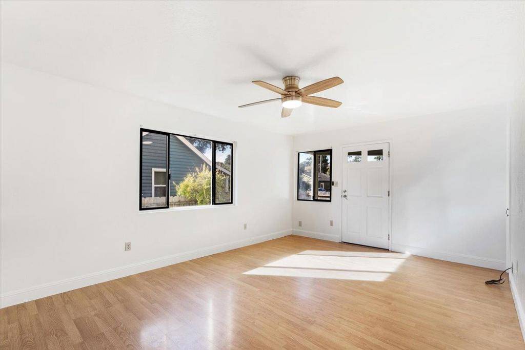 Capitola, CA 95010,522 Oak DR