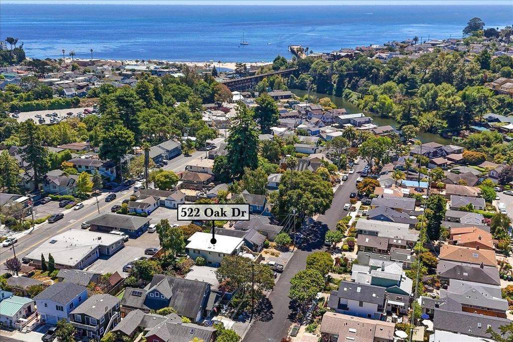 Capitola, CA 95010,522 Oak DR
