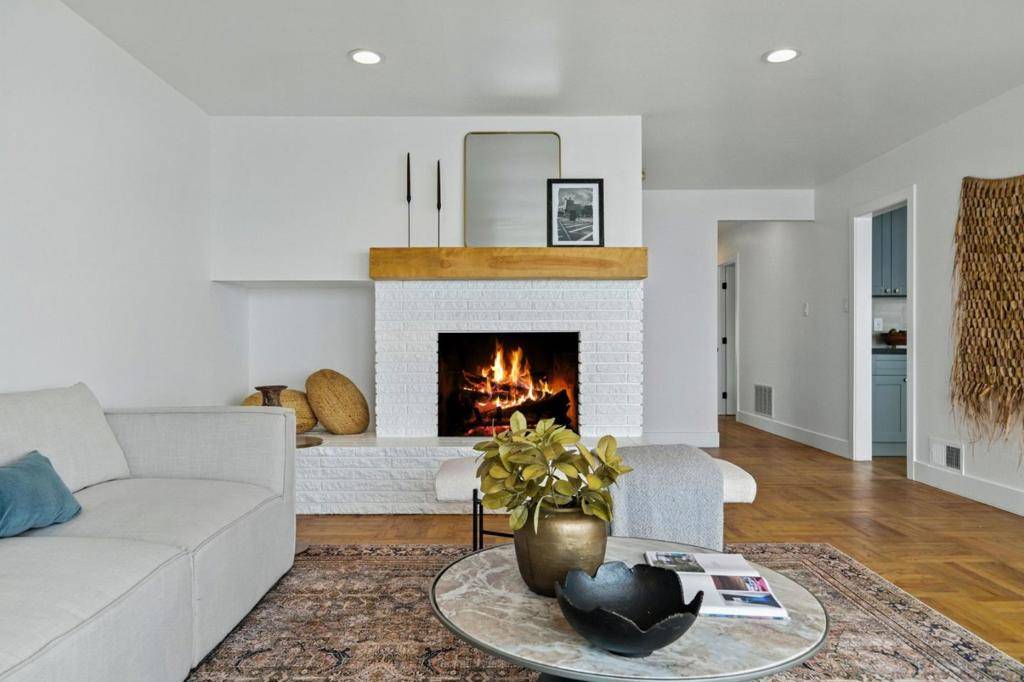 Daly City, CA 94015,896 Skyline DR