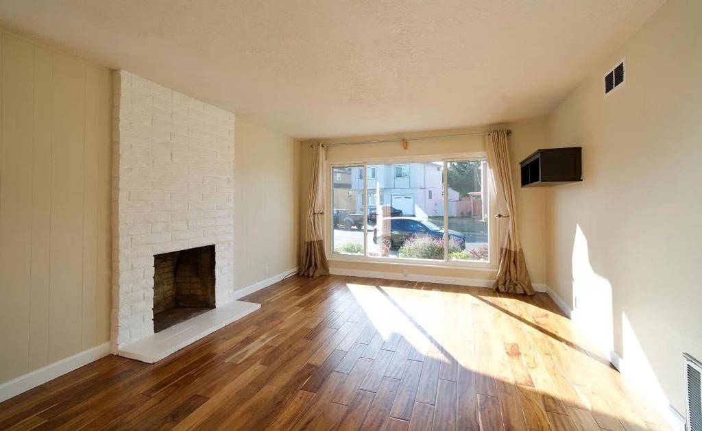 Pacifica, CA 94044,621 Forest Lake DR