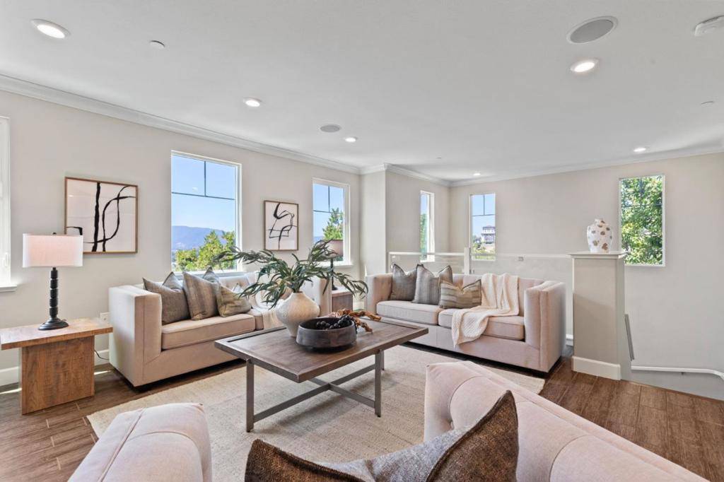 San Jose, CA 95136,218 WILLIAM MANLY ST #7
