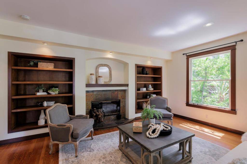 Palo Alto, CA 94301,1245 Waverley ST